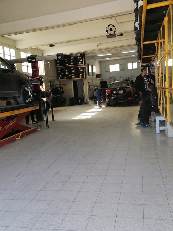 Bay 2: wheel alignment